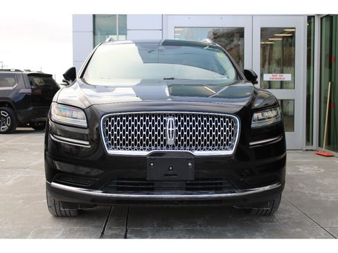 Used 2023 Lincoln Nautilus Reserve image 2