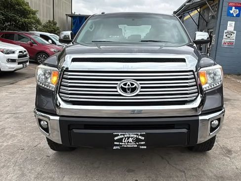 Used 2017 Toyota Tundra Limited w/ Limited Premium Package AWD/4WD image 9