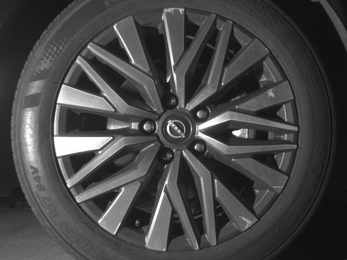 Used 2025 Nissan Altima 2.5 SV image 13