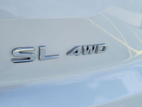 New 2025 Nissan Pathfinder SL image 10