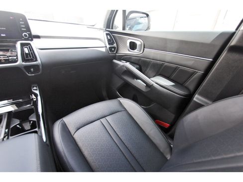 Certified 2023 Kia Sorento SX AWD/4WD image 11