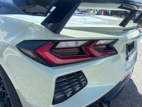 Used 2022 Chevrolet Corvette Stingray Coupe w/ Z51 Performance Package RWD image 10