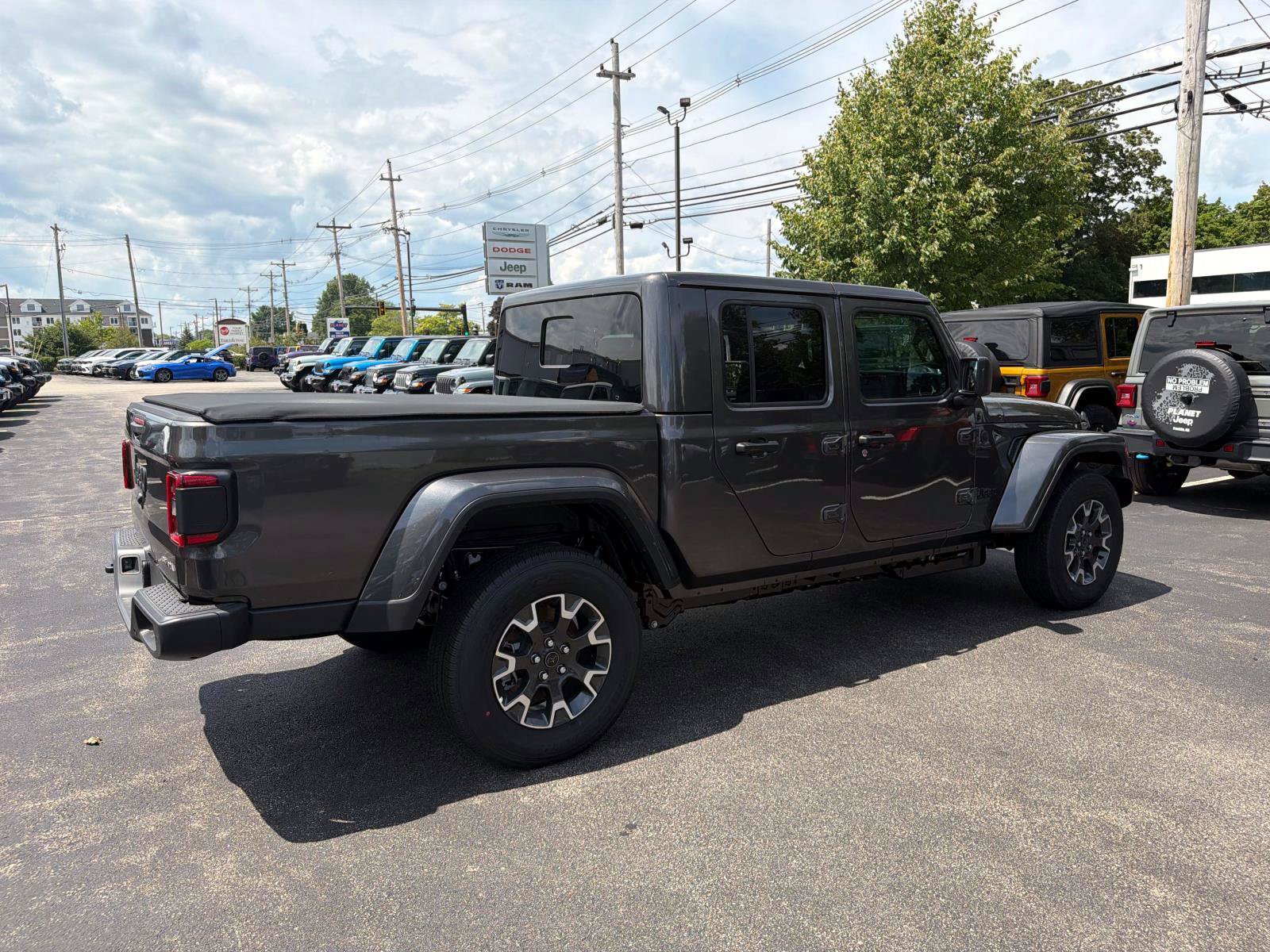 New 2026 Jeep Gladiator Sport AWD/4WD image 2