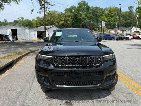 Used 2023 Jeep Grand Cherokee L Summit AWD/4WD image 4