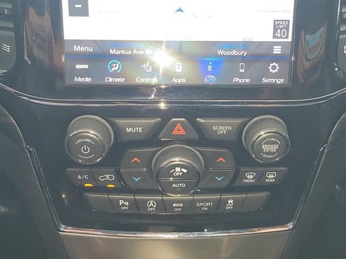 Used 2021 Jeep Grand Cherokee Laredo X AWD/4WD image 22
