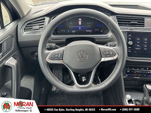 Used 2023 Volkswagen Tiguan SE AWD/4WD image 16