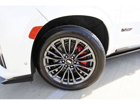 Certified 2023 Cadillac Escalade ESV V image 32