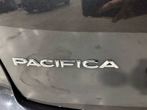 Used 2020 Chrysler Pacifica Touring w/ Advanced Safetytec Group FWD image 35