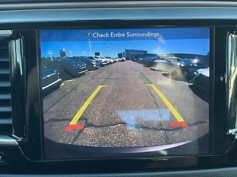 Used 2018 Chrysler Pacifica Touring-L Plus FWD image 40