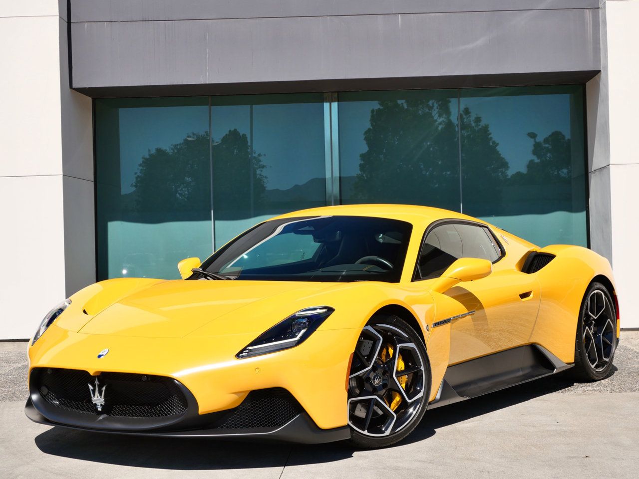 Used 2023 Maserati MC20 Coupe RWD image 3