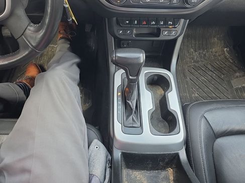 Used 2021 Chevrolet Colorado LT w/ Safety Package image 24