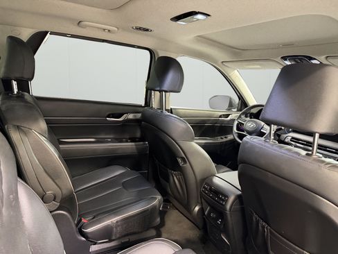 Used 2024 Hyundai Palisade Limited FWD image 13