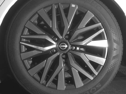 Used 2025 Nissan Altima 2.5 SV FWD image 14