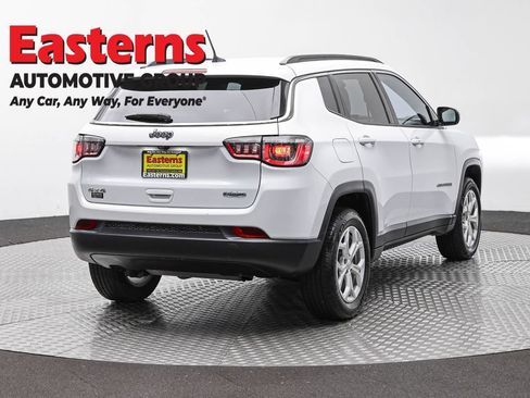 Used 2024 Jeep Compass Latitude AWD/4WD image 5