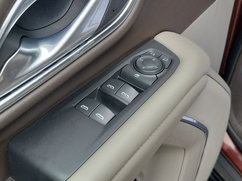 Used 2022 Chevrolet Suburban LS AWD/4WD image 21
