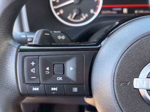 Certified 2022 Nissan Rogue SV FWD image 28