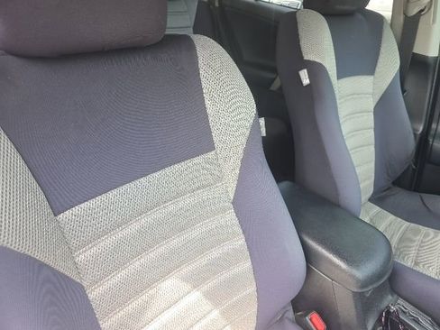 Used 2017 Toyota RAV4 XLE FWD image 15