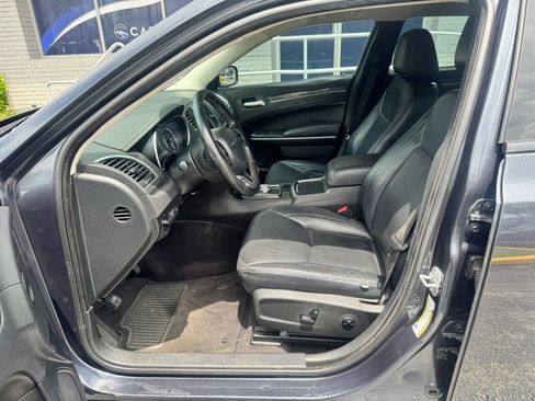 Used 2018 Chrysler 300 Touring w/ Sport Appearance Package RWD image 16