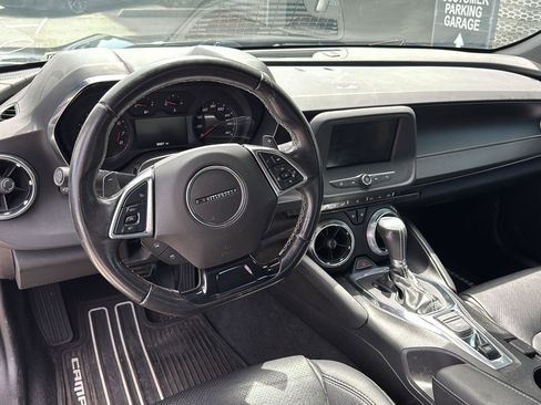 Used 2021 Chevrolet Camaro LT RWD image 9