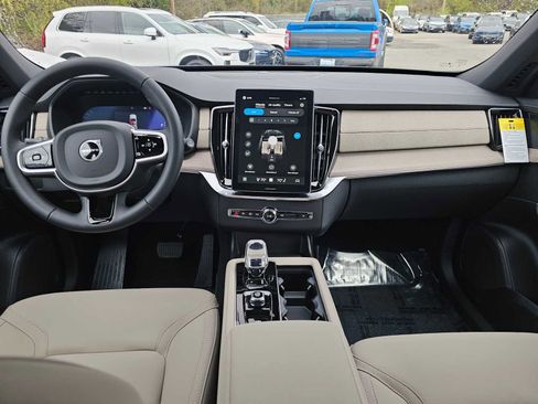 New 2026 Volvo XC90 B5 Plus w/ Protection Package image 19
