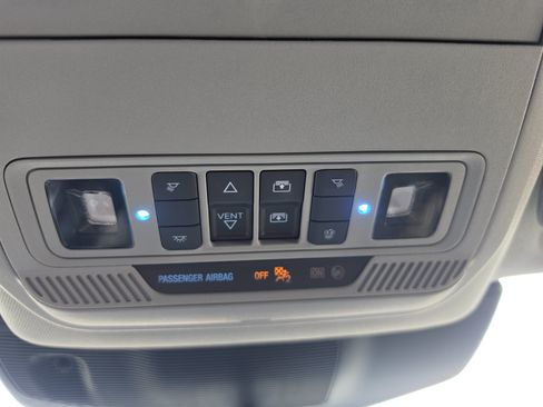 Used 2023 Ford Explorer XLT w/ Equipment Group 202A AWD/4WD image 31