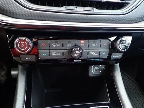 New 2025 Jeep Compass Trailhawk image 16