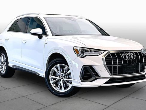 Certified 2023 Audi Q3 2.0T Premium w/ Convenience Package image 3