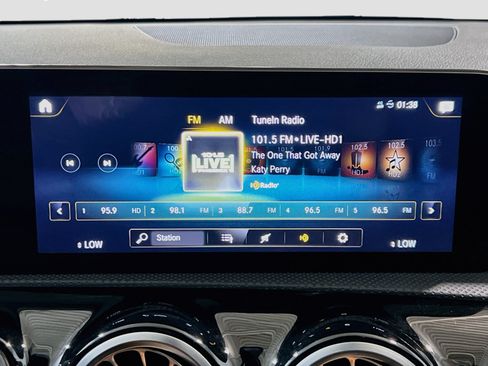 Used 2020 Mercedes-Benz CLA 250 4MATIC image 10