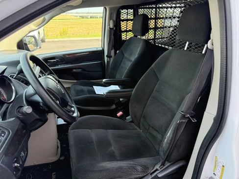 Used 2017 Dodge Grand Caravan SE FWD image 13