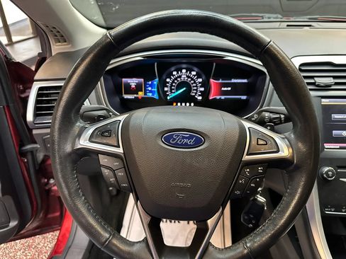 Used 2014 Ford Fusion SE FWD image 12
