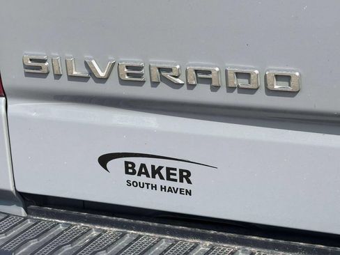Used 2024 Chevrolet Silverado 1500 Custom AWD/4WD image 30