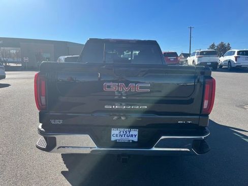 Used 2024 GMC Sierra 1500 SLT w/ SLT Convenience Package AWD/4WD image 11