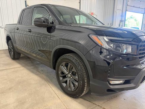Used 2023 Honda Ridgeline Sport image 10