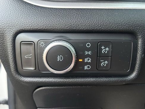 Used 2021 Ford Explorer XLT w/ Equipment Group 202A image 11