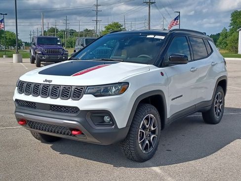 New 2026 Jeep Compass Trailhawk AWD/4WD image 2