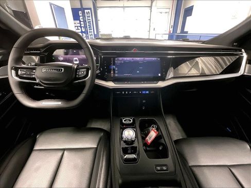 Used 2024 Jeep Wagoneer Launch Edition AWD/4WD image 21