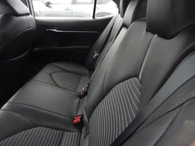 Used 2023 Toyota Camry SE FWD image 8