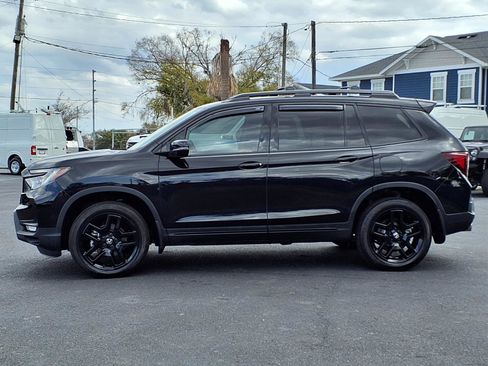 Used 2025 Honda Passport Black Edition image 3