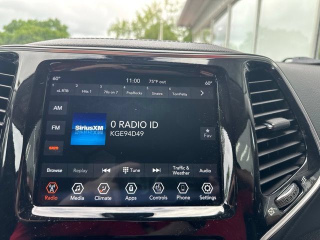 Used 2019 Jeep Cherokee Limited AWD/4WD image 20