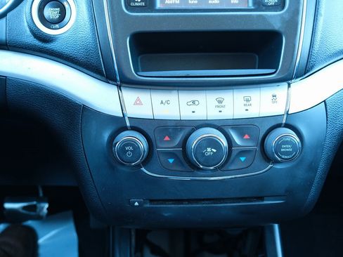 Used 2020 Dodge Journey SE w/ Blacktop Package image 20