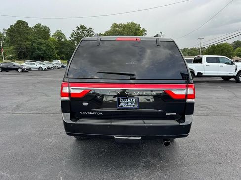 Used 2015 Lincoln Navigator 4WD image 7