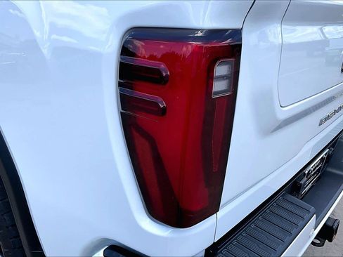 Used 2024 GMC Sierra 2500 Denali Ultimate AWD/4WD image 29