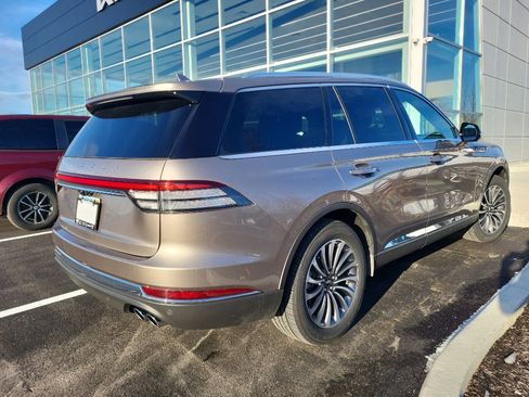 Used 2020 Lincoln Aviator Reserve w/ Equipment Group 201A image 5