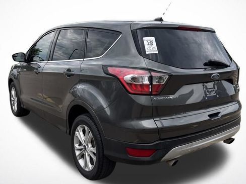 Used 2017 Ford Escape SE w/ SE Cold Weather Package FWD image 4