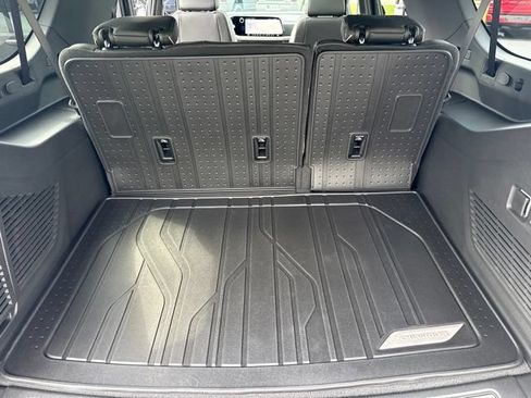 New 2026 Chevrolet Suburban Premier w/ Sun And Tow Package AWD/4WD image 57