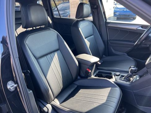 Used 2022 Volkswagen Tiguan SE R-Line image 23