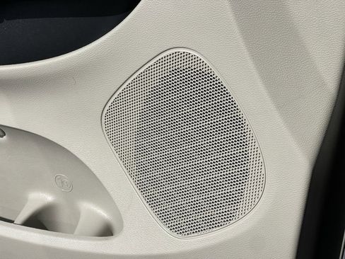 Used 2017 Dodge Grand Caravan SE w/ UConnect Hands-Free Group FWD image 29