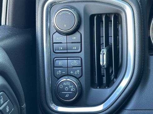 Used 2019 Chevrolet Silverado 1500 High Country image 31