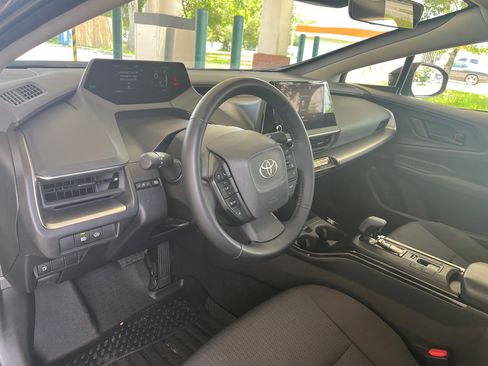 Used 2024 Toyota Prius LE image 12