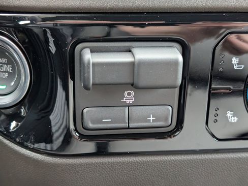 New 2025 Chevrolet Silverado 1500 LT w/ Safety Package image 23